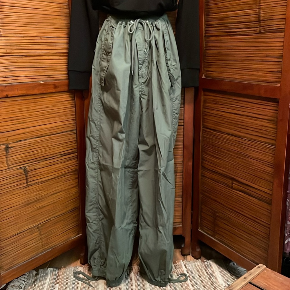Forever 21 wide leg pants Women’s large olive green